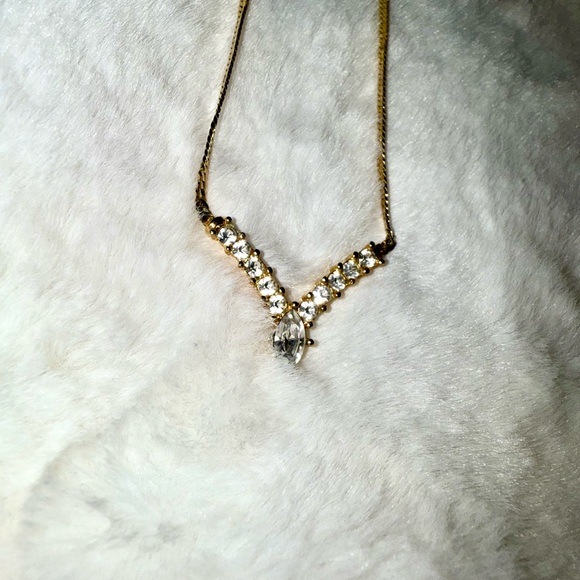 Christian Dior Vintage Gold tone V-shaped Swarovski crystals - Picture 11 of 16